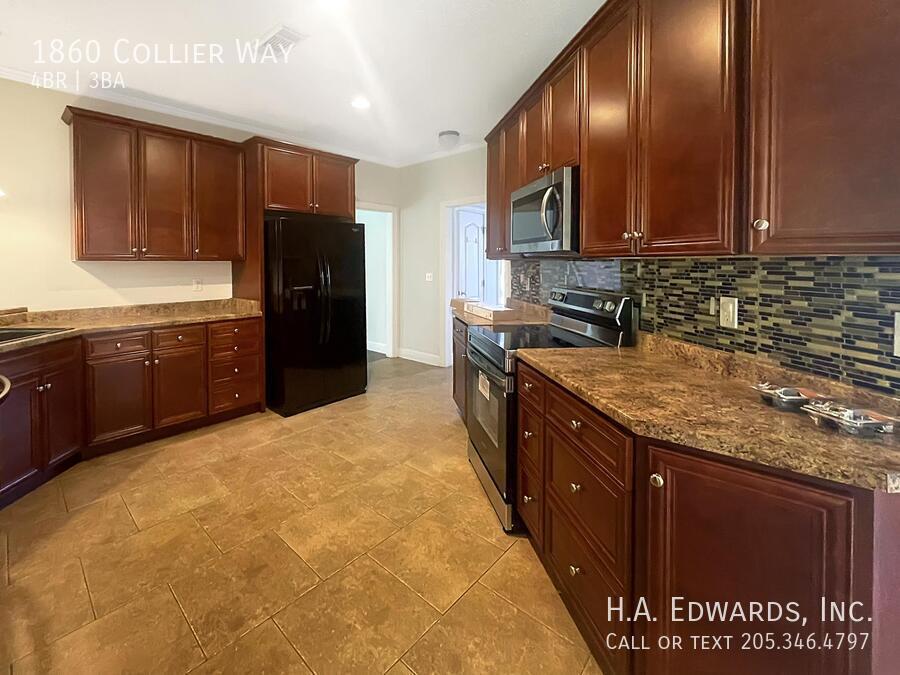 1860 Collier Way property image