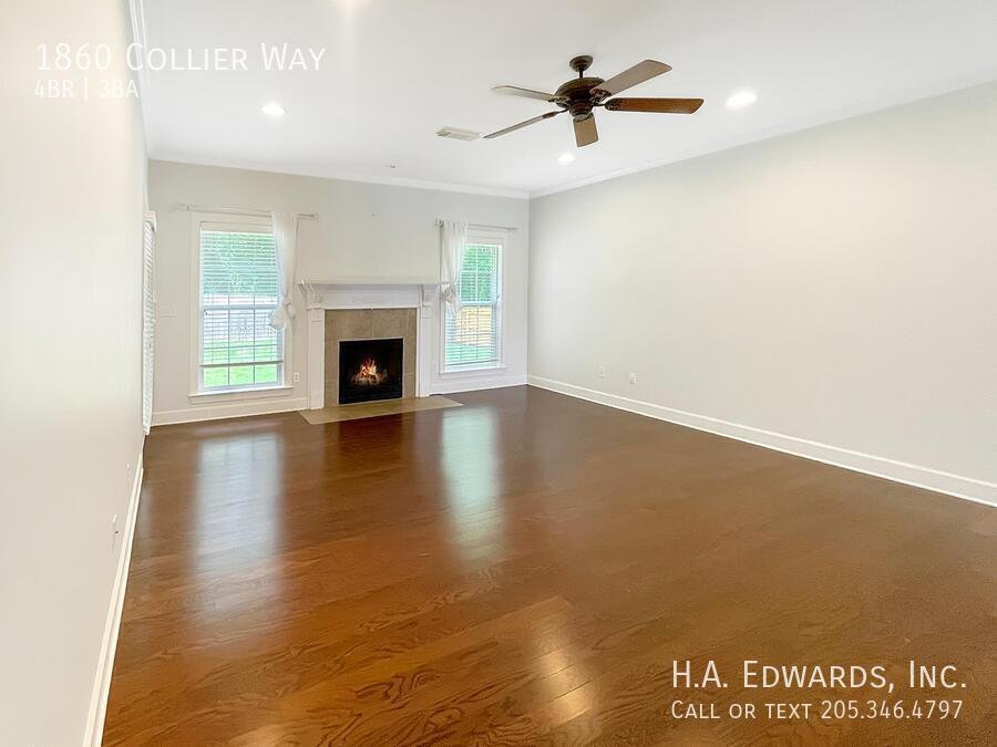 1860 Collier Way property image