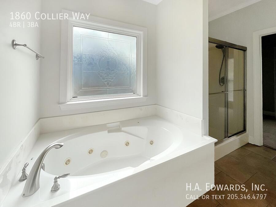 1860 Collier Way property image