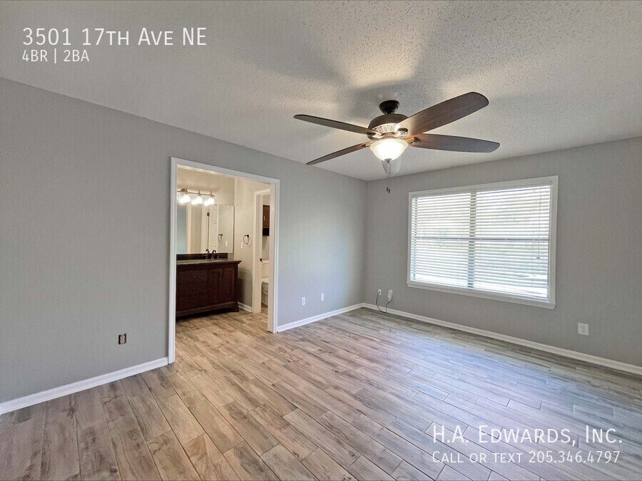 3501 17th Ave NE property image