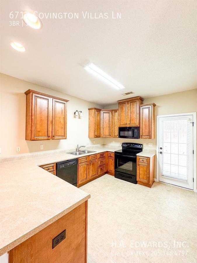 6717 Covington Villas Lane property image