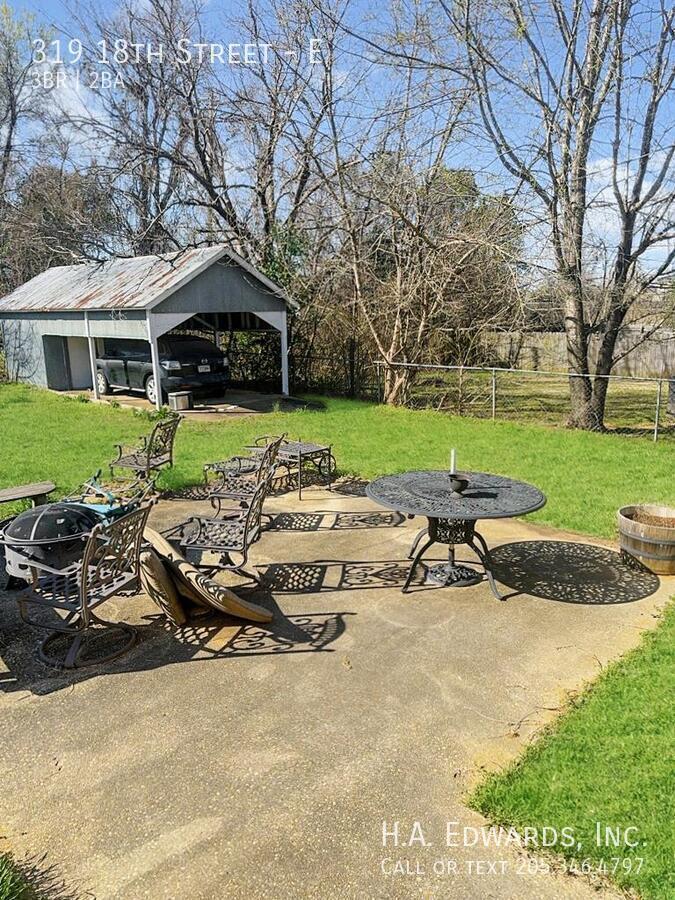 319 18th St E property image