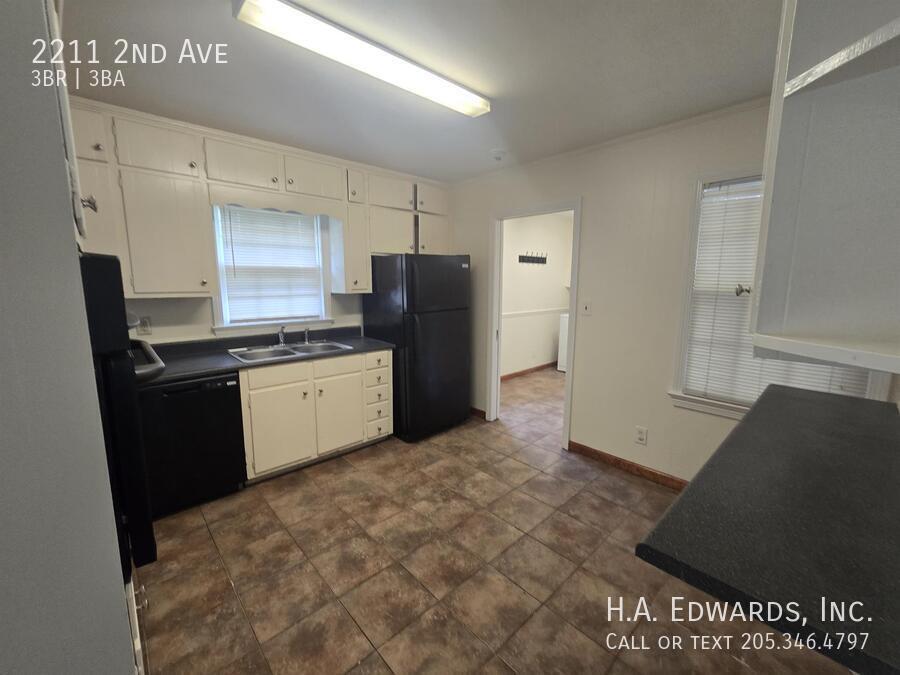 2211 2nd Avenue property image