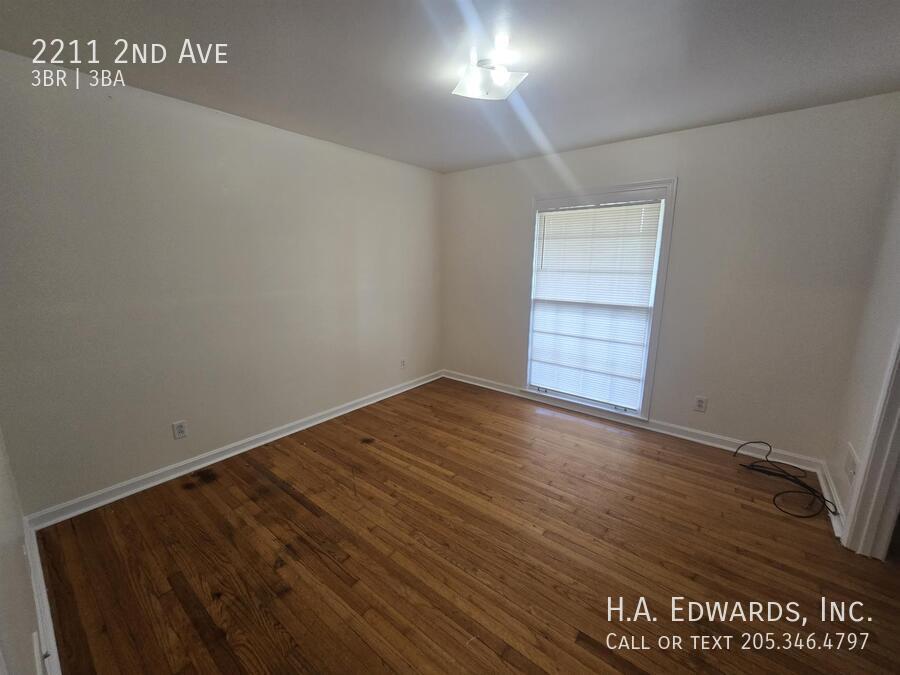 2211 2nd Avenue property image