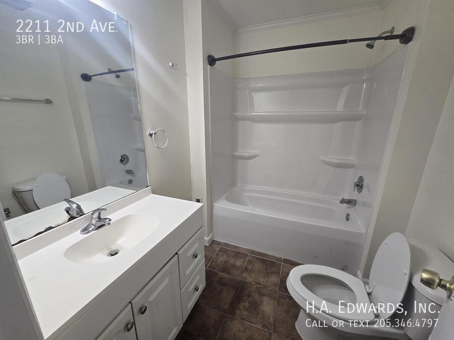 2211 2nd Avenue property image