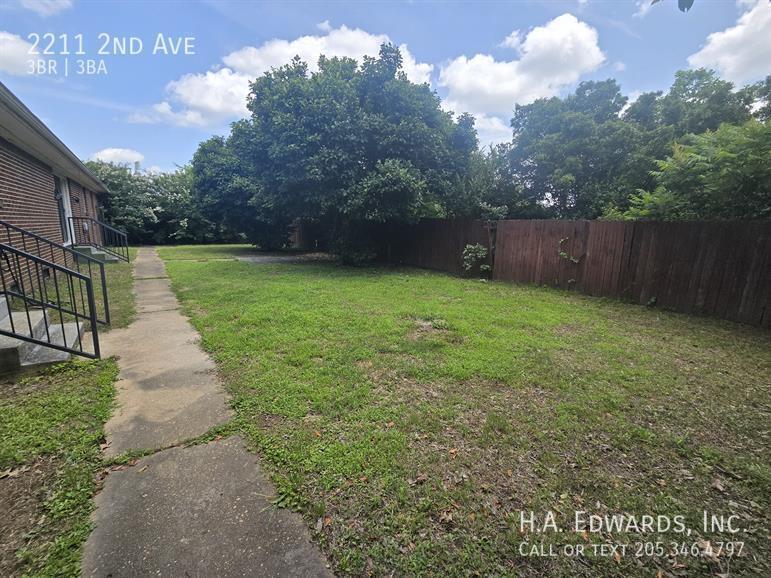 2211 2nd Avenue property image