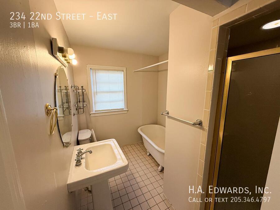 234 22nd Street E property image