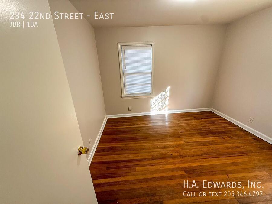 234 22nd Street E property image