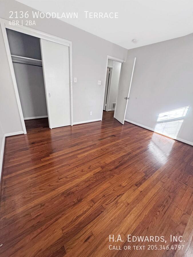 2136 Woodlawn  Terrace property image