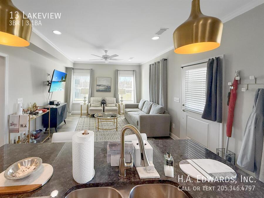 13 Lakeview property image