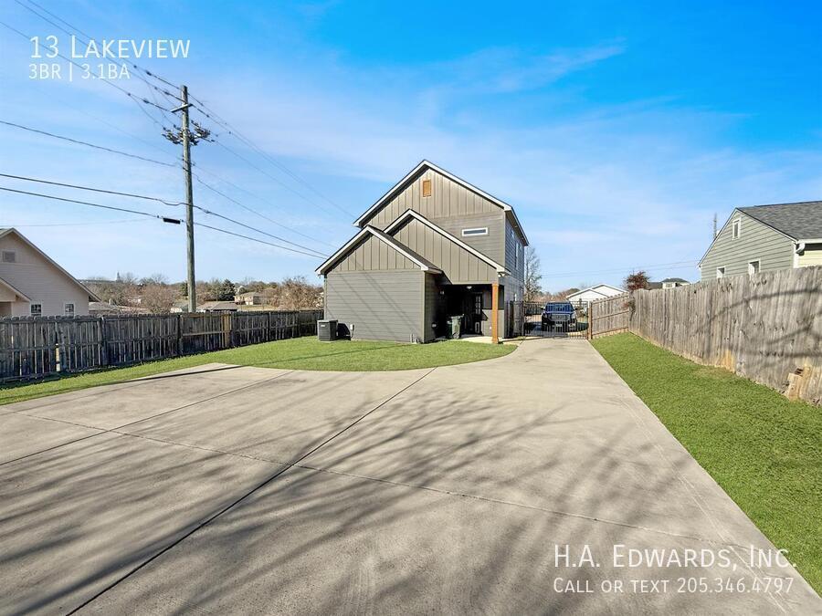 13 Lakeview property image