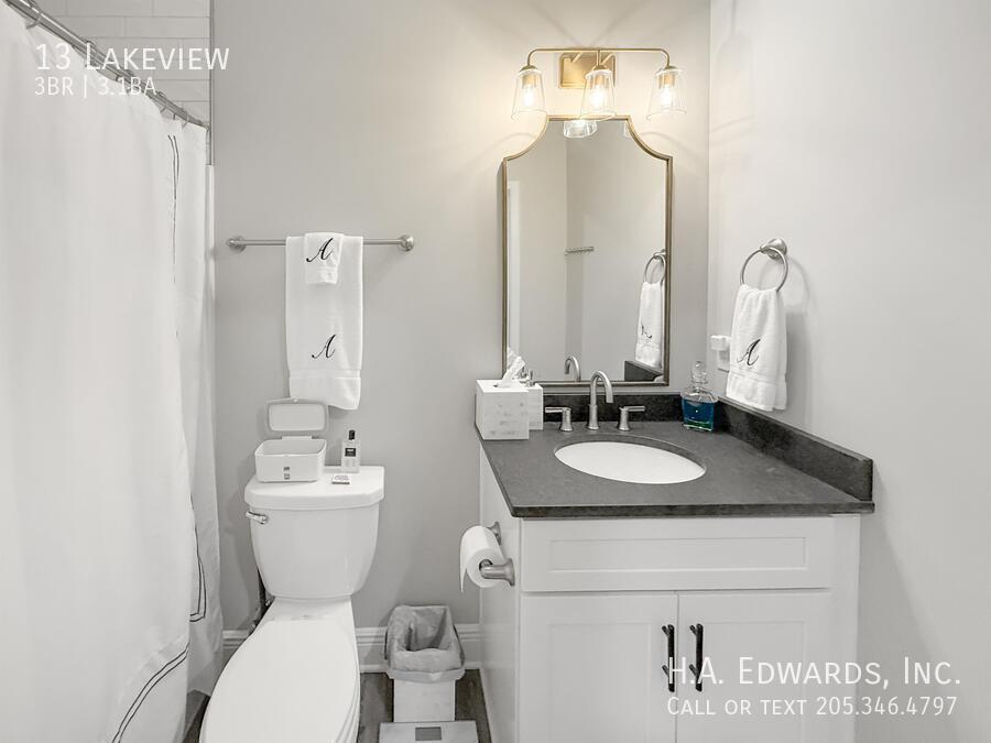 13 Lakeview property image