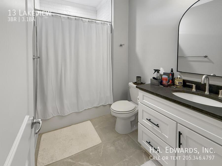 13 Lakeview property image