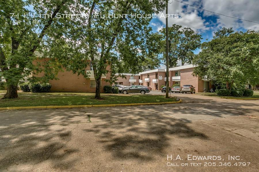 Hunt House Apartments property image