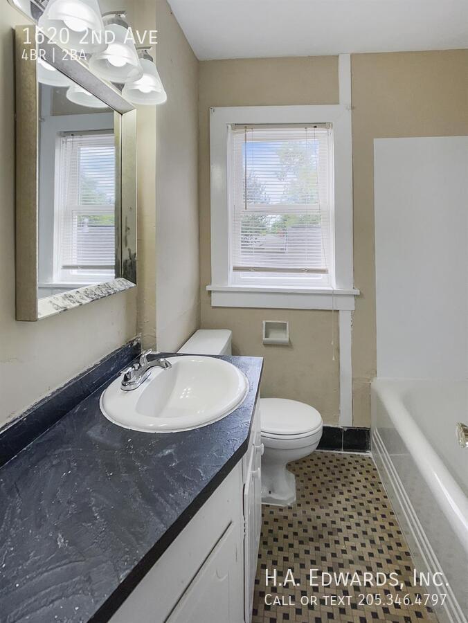 1620 2nd Ave property image