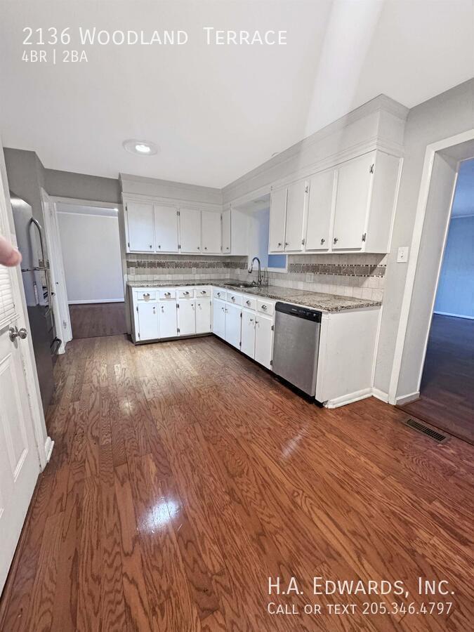 2136 Woodland Terrace property image