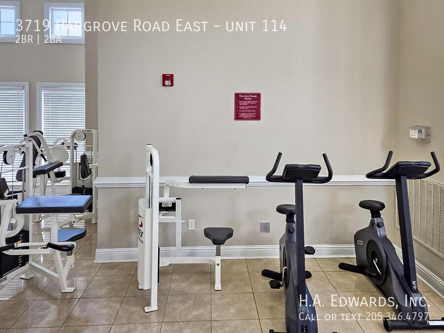 Crowne Pointe Apartments property image