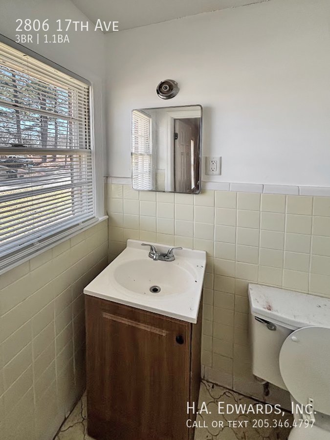 2806 17th Ave property image