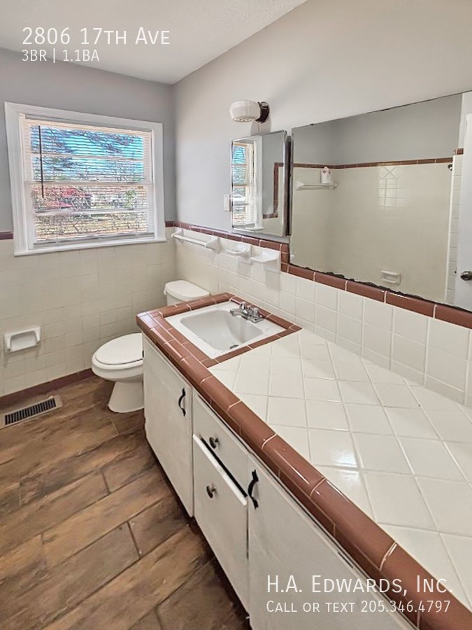 2806 17th Ave property image