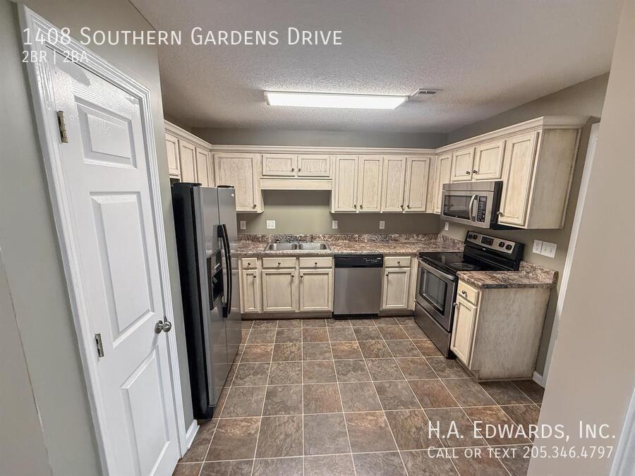 1408 Southern Gardens Drive property image