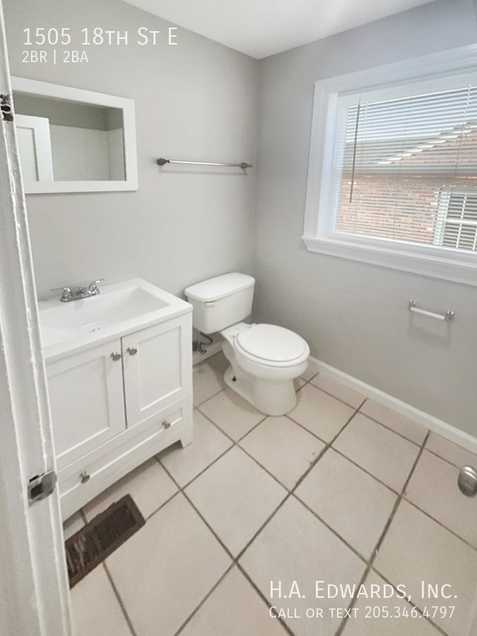 1505 18th St E property image