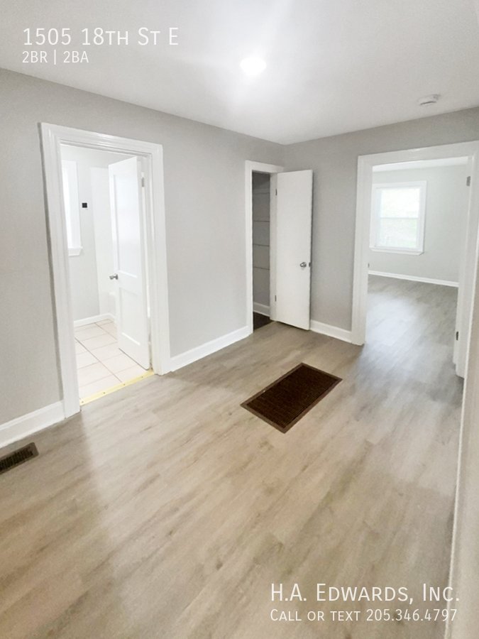 1505 18th St E property image