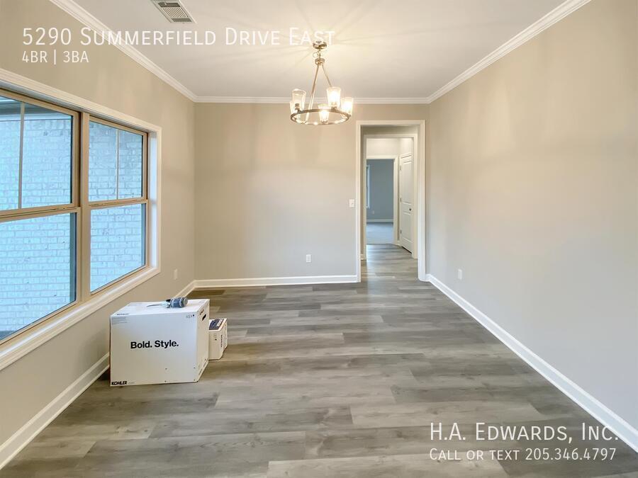 5290 Summerfield Drive East property image