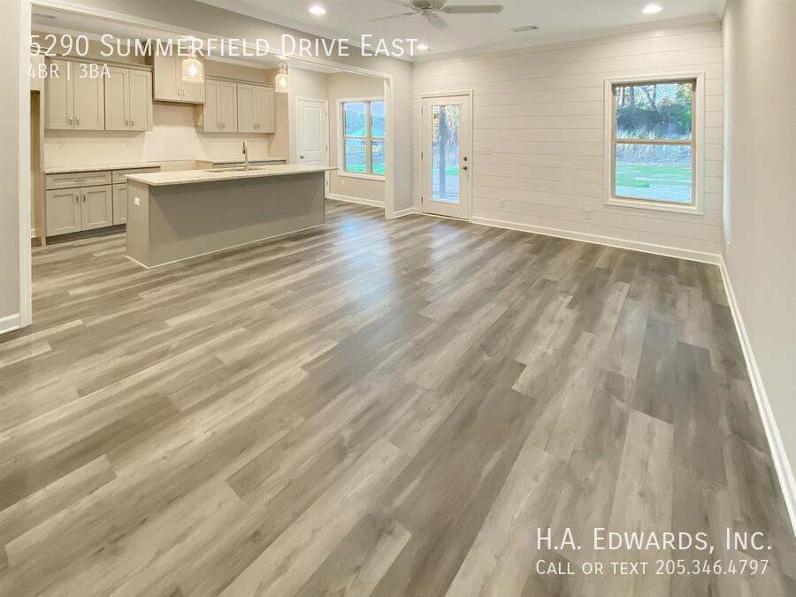 5290 Summerfield Drive East property image