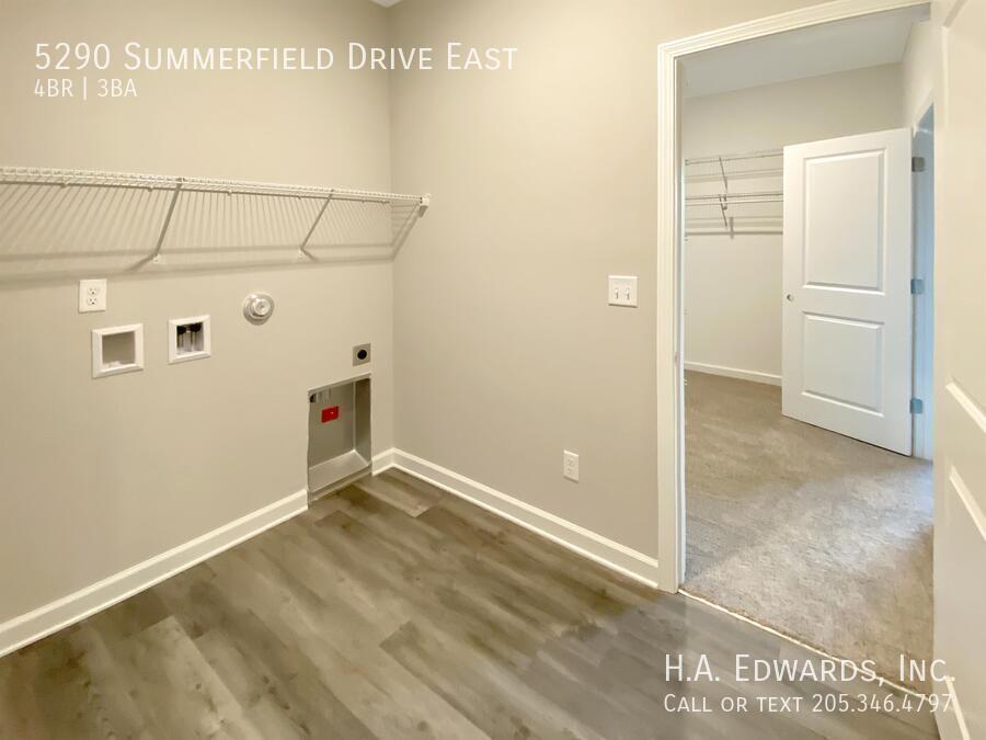 5290 Summerfield Drive East property image