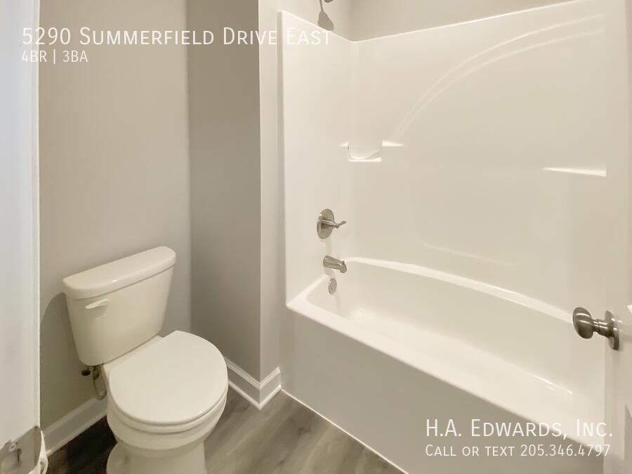 5290 Summerfield Drive East property image