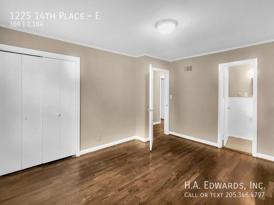 1225 14th Place E property image