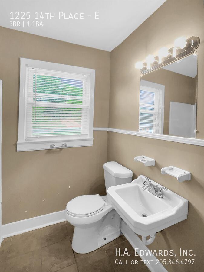 1225 14th Place E property image