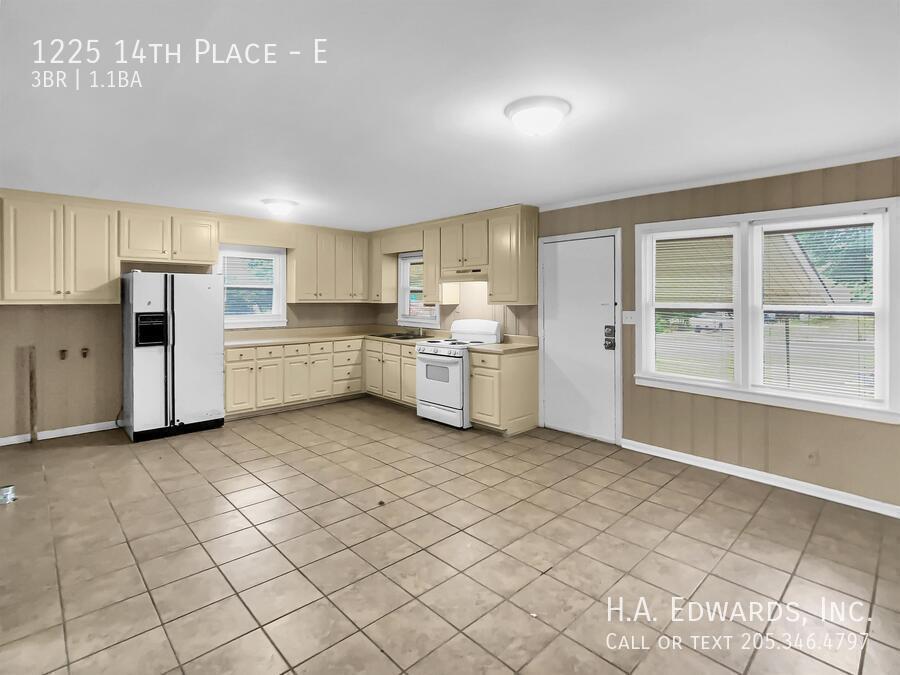1225 14th Place E property image