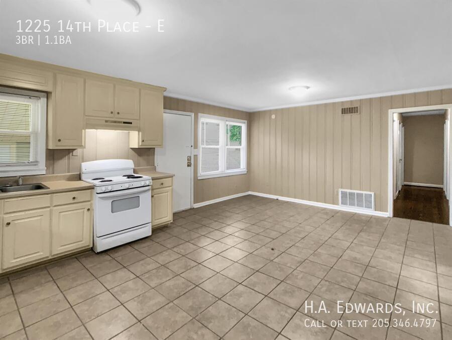 1225 14th Place E property image