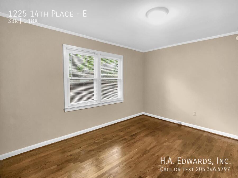1225 14th Place E property image