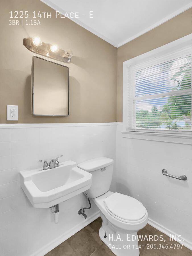 1225 14th Place E property image