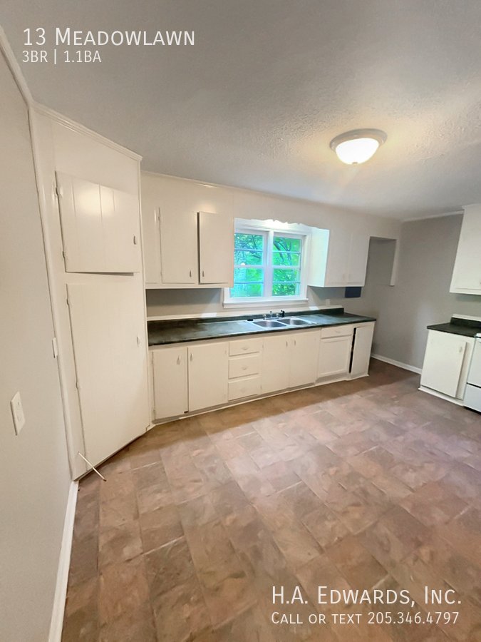 13 Meadowlawn property image