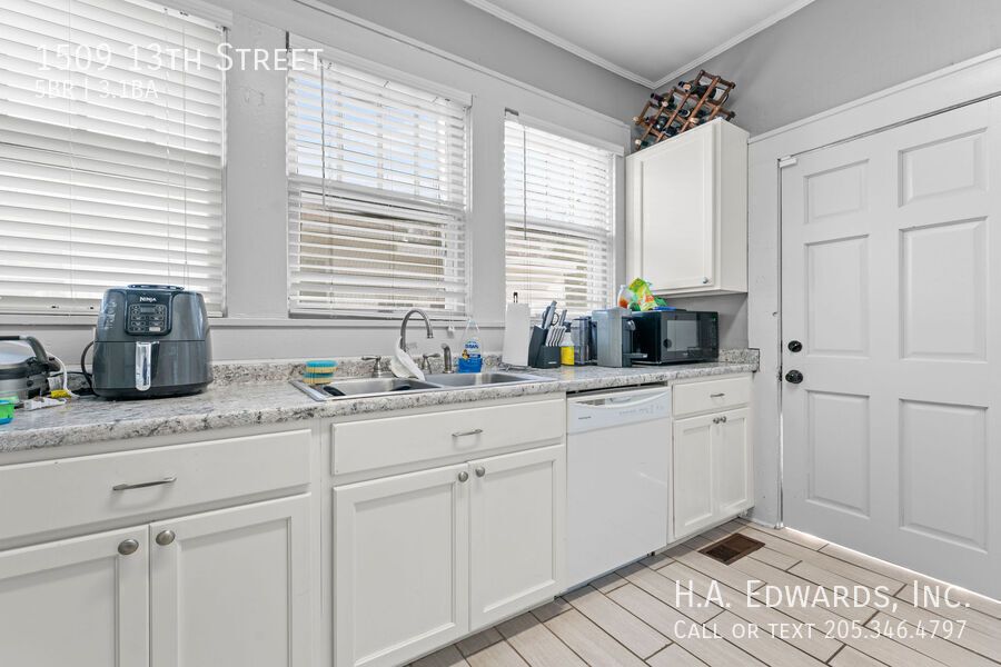 1509 13th Street property image