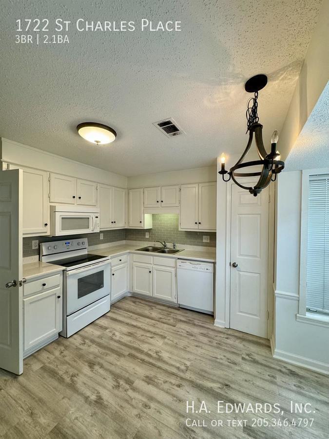1722 St. Charles Place property image