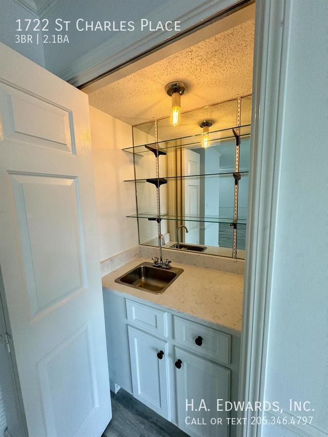 1722 St. Charles Place property image