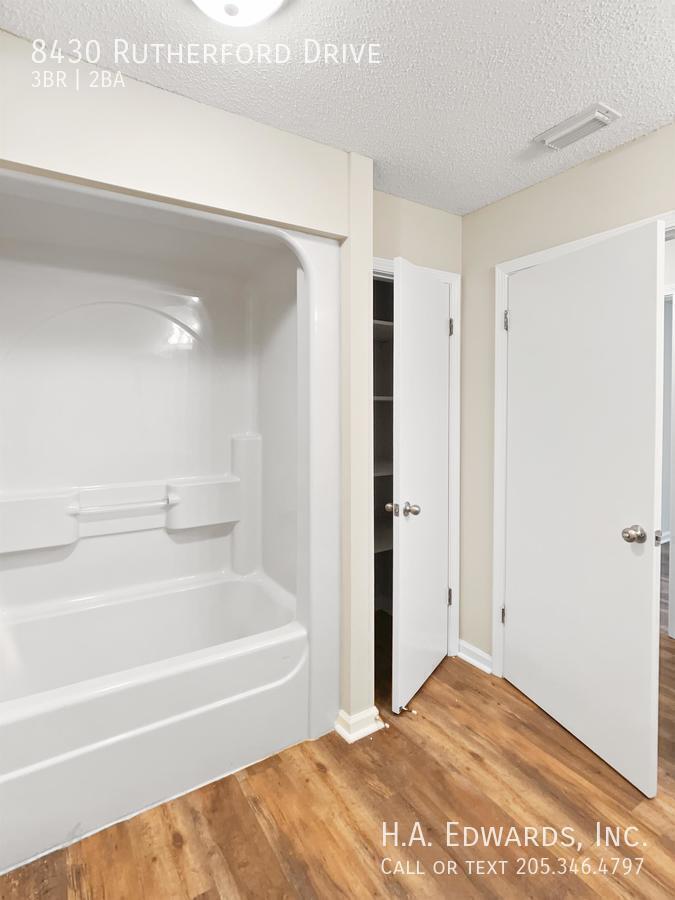 8430 Rutherford Drive property image