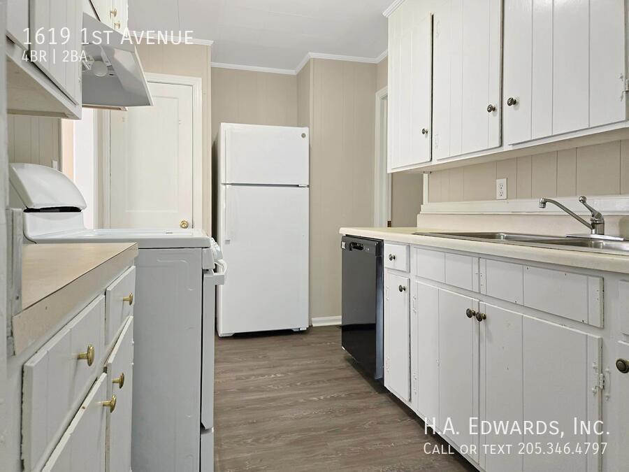 1619 1st Avenue property image