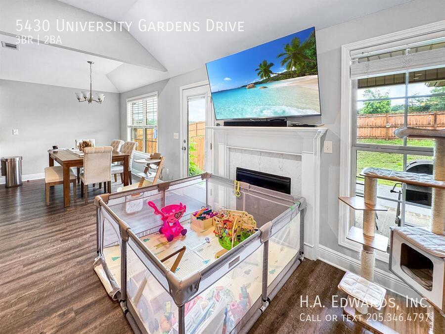 5430 University Garden Drive property image