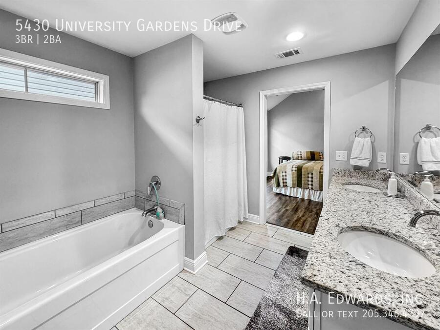 5430 University Garden Drive property image