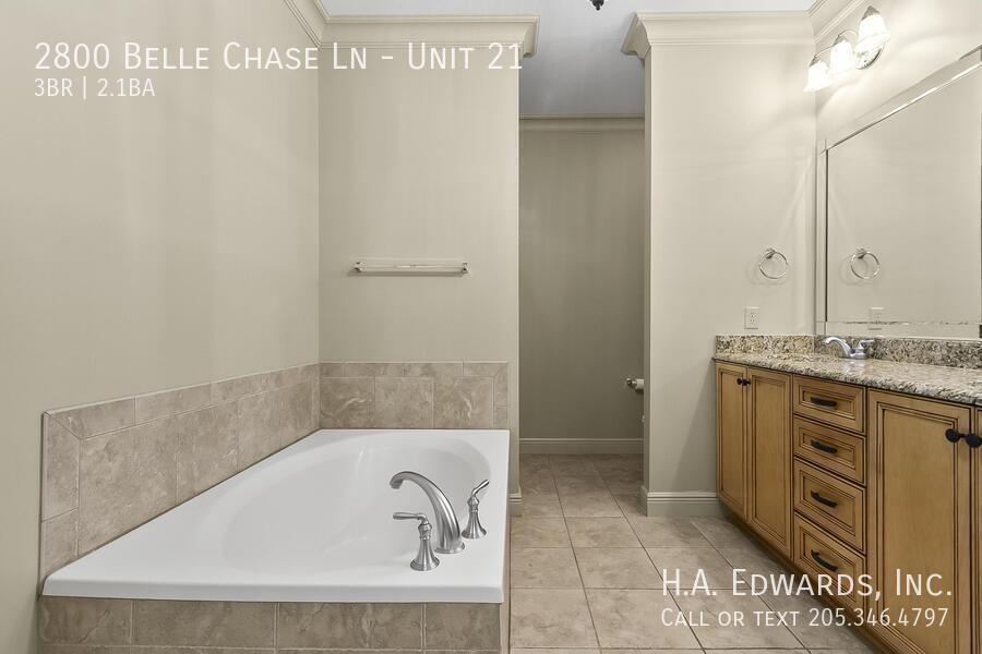 2800 Belle Chase Ln. Unit 21 property image