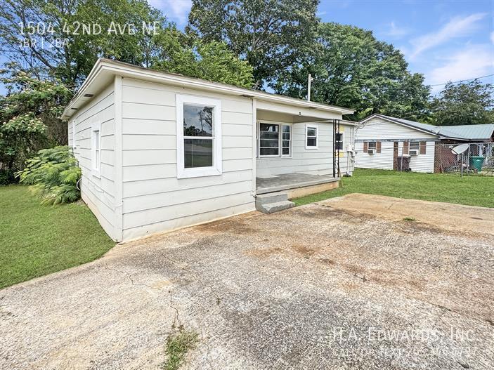 1504 42nd Ave NE property image