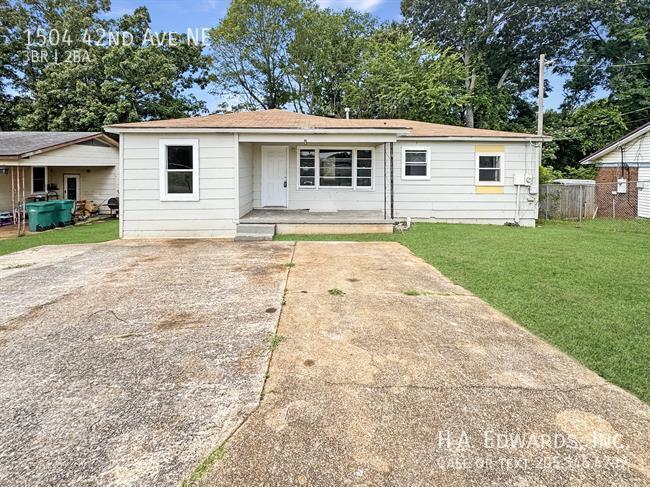 1504 42nd Ave NE property image