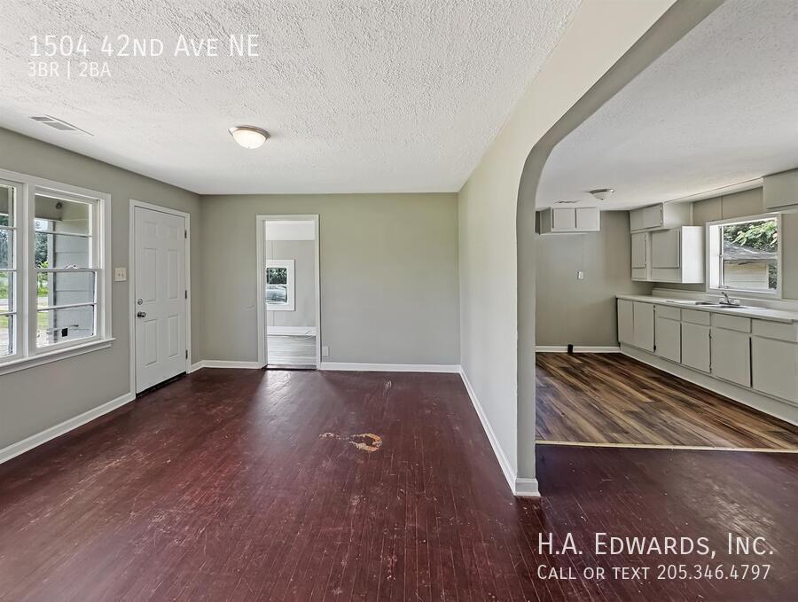 1504 42nd Ave NE property image