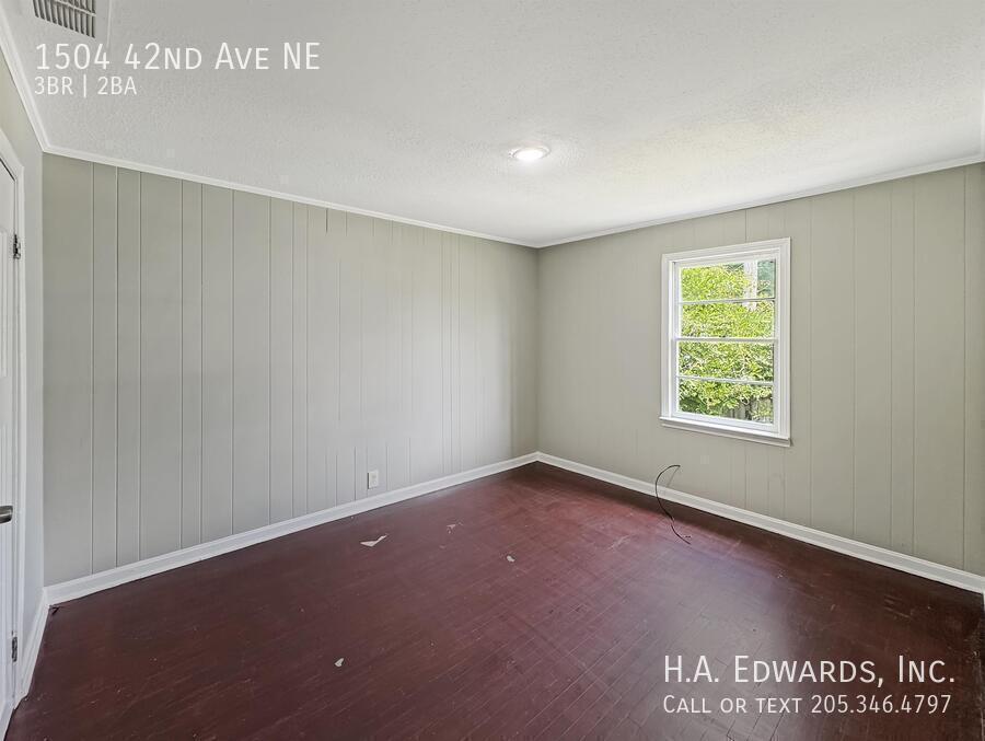 1504 42nd Ave NE property image