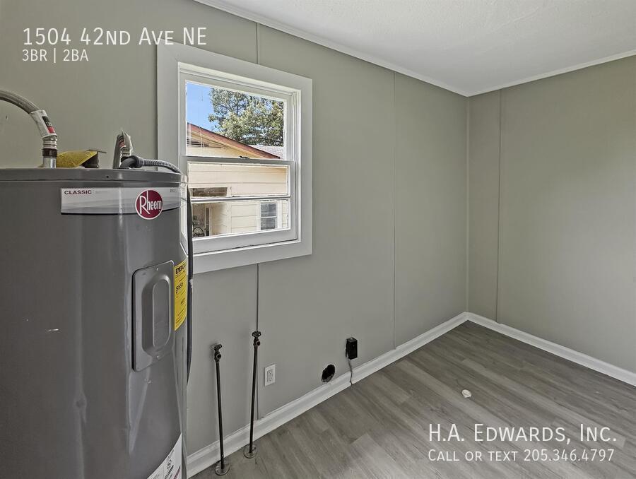 1504 42nd Ave NE property image